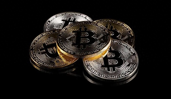 比特币走势分析：市场情绪高涨，15万美元目标渐行渐近